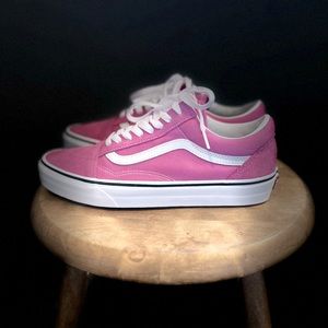 Woman’s size 10 pink Vans never worn